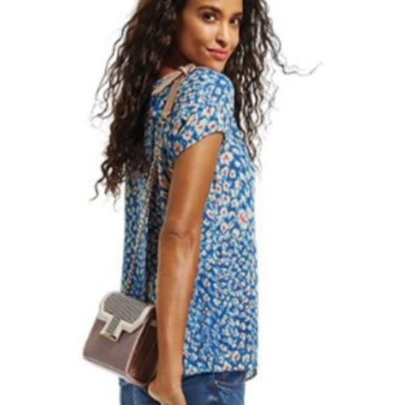 CAbi Tops - Cabi size medium short sleeve blouse faux wrap top